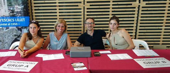 Das Turnier begann mit einem charmanten Empfang. Als einzige Voraussetzung zur Teilnahme muss man beim Weltschachbund registriert sein. Die Spielstärke wird in einer Zahl ausgedrückt, diese bestimmt ob man in der A- oder in der B-Gruppe spielt.