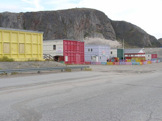 Containerbauweise aus der Militärzeit - wird so noch genutzt