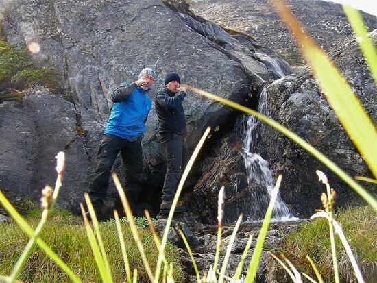 Fließend Wasser in greifbarer Nähe