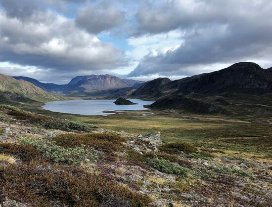 See, an dem die Innajuattoq-Hütten liegen