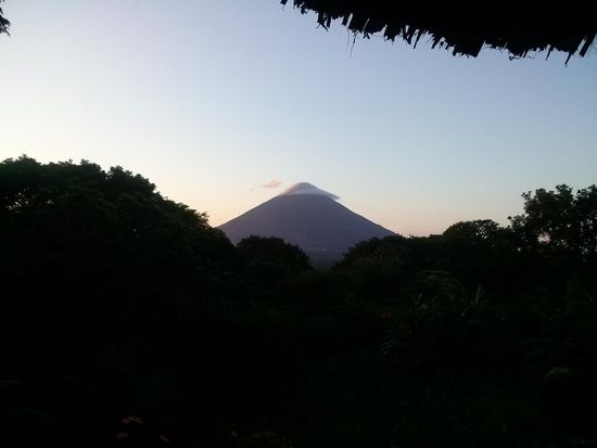 Vulkan La Conception im Sonnenuntergang