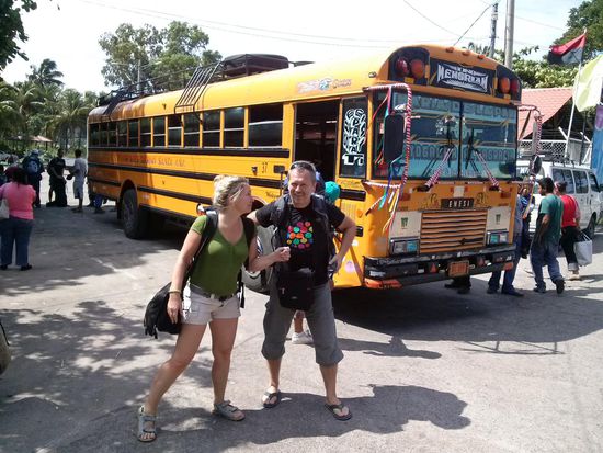 Chickenbus auf der Insel