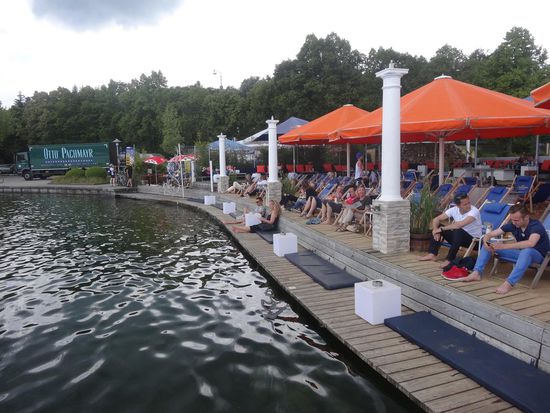 auf einen Cappuccino am Starnberger See....