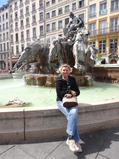 Es ist sonnig, warm aber es weht der Mistral mit 5-7 Bft