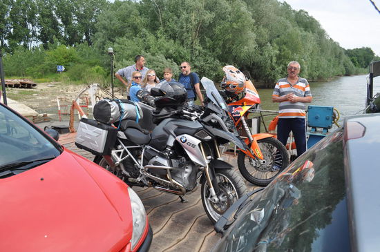 Donau adieu! Fähre nach Bulgarien.