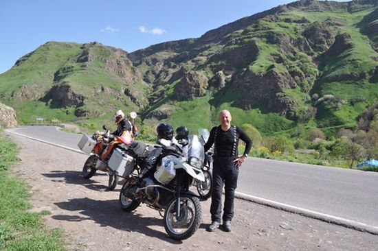 das schöne Tal, wie für's Motorradfahren gemacht !