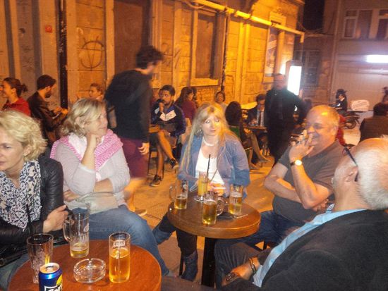der erste Abend am Donnerstag und keiner wollte mehr in ein Restaurant. Stündlich treffen immer mehr Gäste ein !