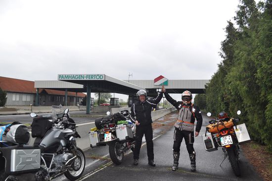 Ehemaliger Eiserner Vorhang, nur noch verlassene Grenzgebäude! Freie Fahrt für freie Bürger!