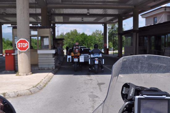 der auf dem Lande gelegene Grenzübergang Mazedonien / Albanien