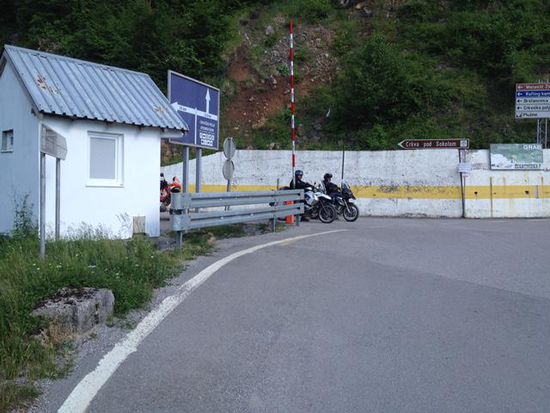 hier der Ausgang von der Taraschlucht und nun geht es über die Berge nach Dubrovnik!