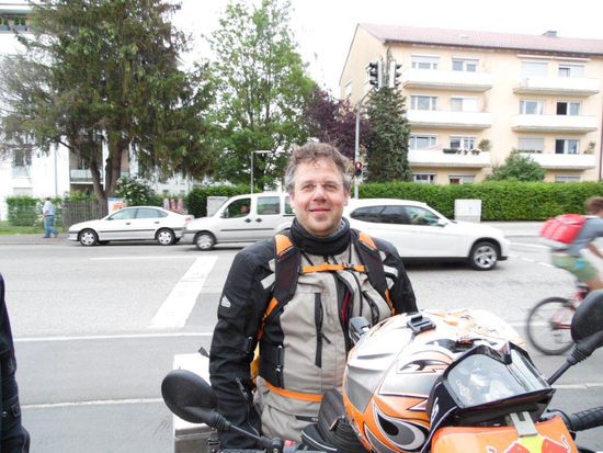 auch die KTM hat es überstanden und Norbert freut sich ungemein !