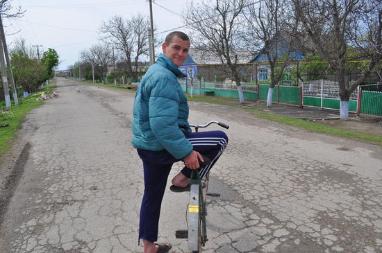 Auch ein fremdländischer Fahrradfahrer wird markiert.