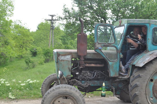 Absolutes Spitzenmaterial, mann beachte die Bierflasche als Auffangbehälter..