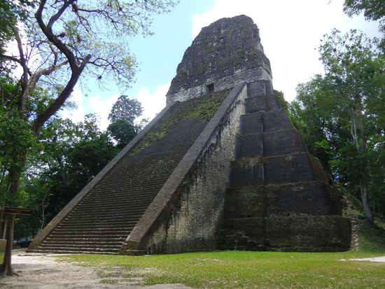 Tempel V in Tikal