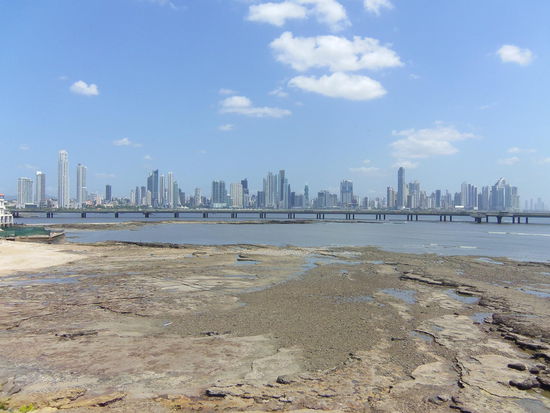 Blick von der Altstad auf das neue Zentrum der Stadt