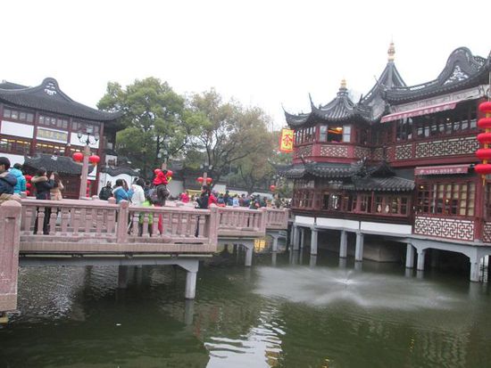 Die berühmte Zickzackbrücke 