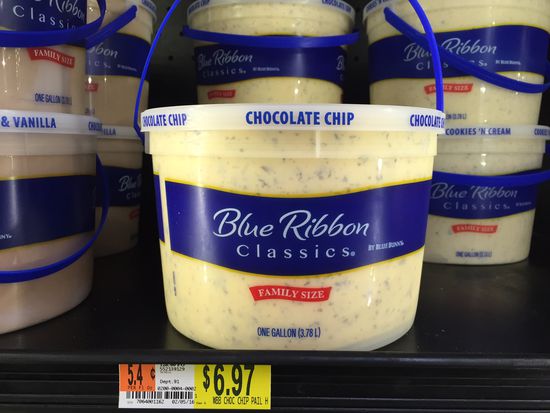 Die Familienpackung Stracciatellaeis....... 3,78 l! In Amerika ist irgendwie alles größer