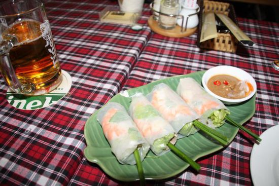 Frühlingsrollen in Reispapier. Sehr lecker.