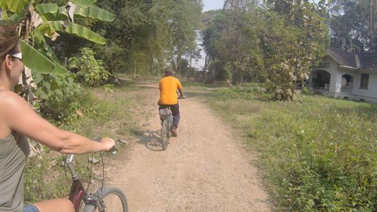 Mountainbiketour mit unserem Guide durch die schöne Umgebung von Chiang Mai.