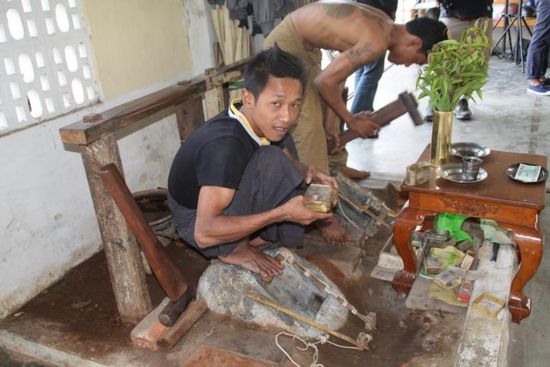 Goldplättchenherstellung.