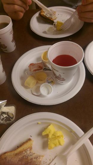 Frühstuck mit Plastik ohne Ende