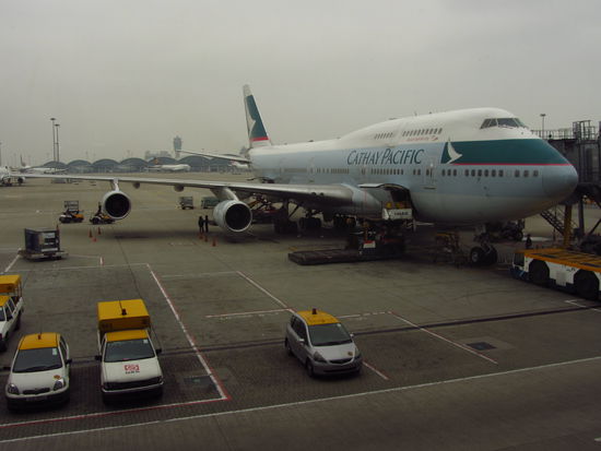 Hongkong Flughafen, leider nicht unsere Maschine (aber trotzdem schön!)
