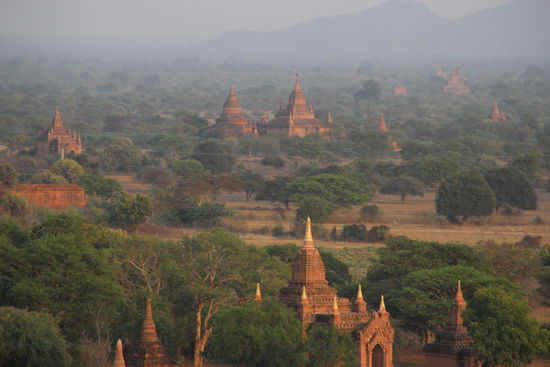 Ein erster (kleiner) Blick über das Tempelgebiet von Bagan