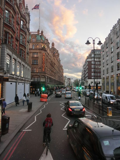 Aus dem Bus: Harrods
