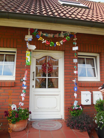 Club der alten Schachtel. Ein Werk meiner Kinder und meines Enkel 1 3/4 Jahre alt.