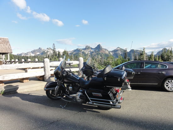 Wir hoffen auf gute Motorräder und atemberaubende Landschaften!