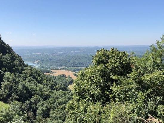 Die Straße hat sich in engen Kurven zur Aussicht gewunden