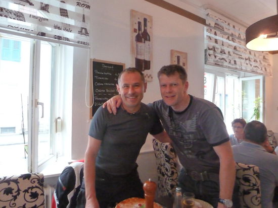 In der Pizzeria in Lörrach mit Mäse