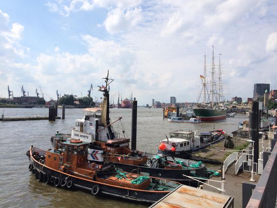 Am Hafen von Hamburg