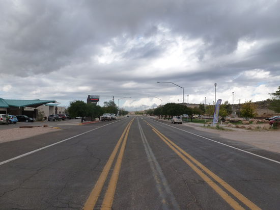 Noch vor dem Eindunkeln sind wir in Peach Springs angekommen.