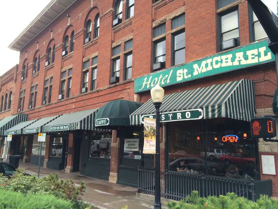 unsere Unterkunft in Prescott. Daneben viele Saloons... 