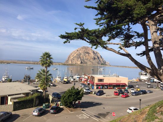 Morro Bay. Im Sommer wahrscheinlich eine top Adresse. Jetzt, Ende Oktober, wenige Leute, aber ein gemütlicher Ort
