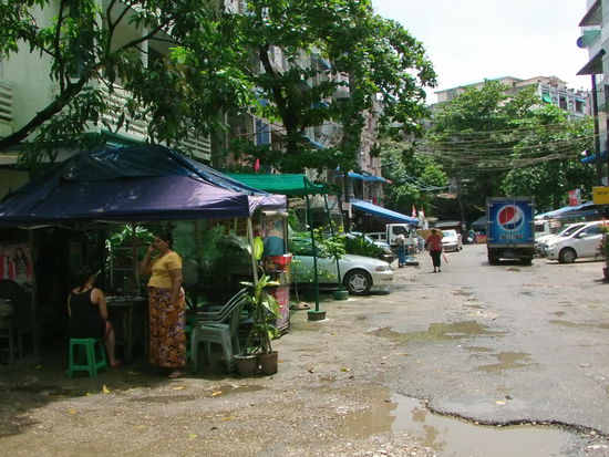 in der Nähe der Shwedagon Pagode,