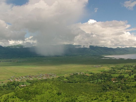 Von oben hat man einen wunderschönen Ausblick auf den See.