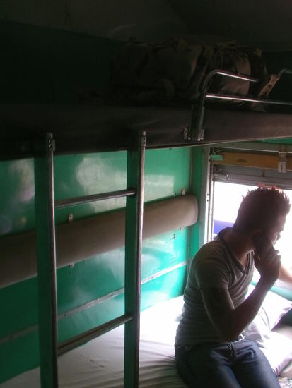 Ich habe in einem Vierbettabteil den Platz oben gekauft.