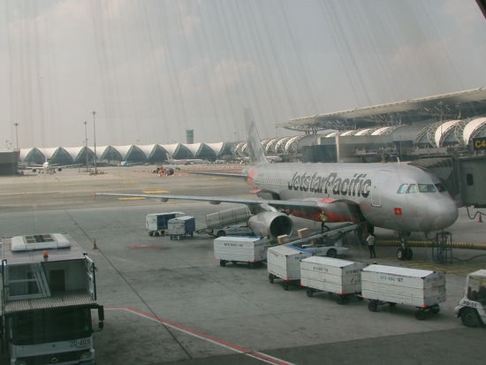 Mit Jetstar ging es von Bangkok nach Hanoi, 2400 Bath oder 60 Euro.