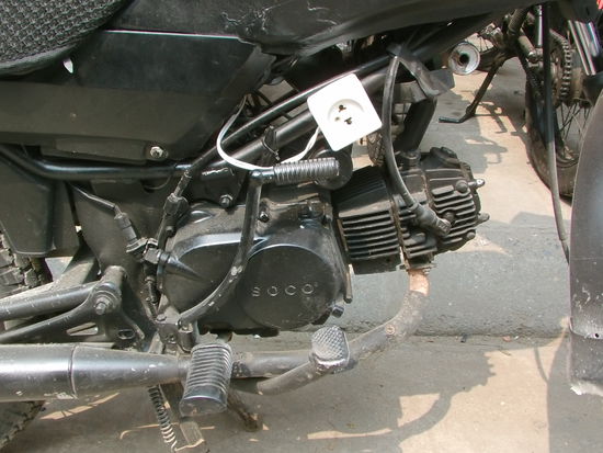 Ich habe eine Steckdose für das Navi angebaut.