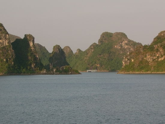 Die Sonne geht langsam unter.