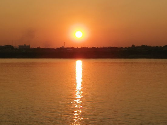 Am Abend erreiche ich den Mekong und übernachte in Savannakhet.