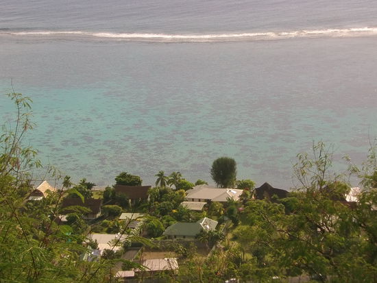 Von einer Anhöhe hat man einen schönen Blick auf die Landschaft.