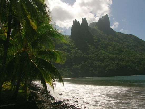 Ich unternehme noch einen kleinen Spaziergang am Strand, der sehr steinig ist.