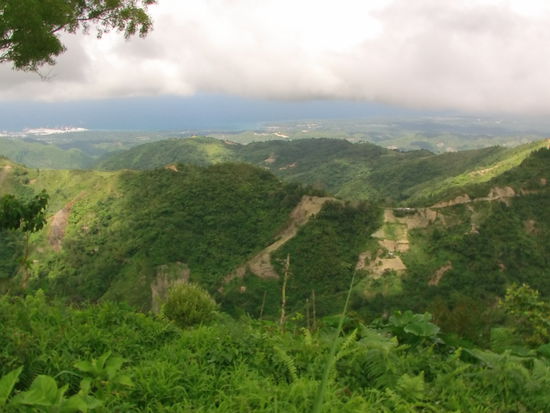 Den Teil der Westküste, den ich gefahren bin, war nicht so attraktiv. Er war mehr von Industrieanlagen gekennzeichnet. Weiter südlich sollen die schönen Strände liegen.