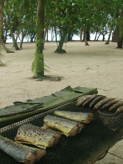 Zu Mittag gibt es BBQ.