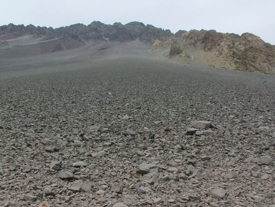 Die Geröllfelder enden auf meinem Weg.