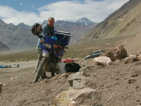 Ich weiß nicht so genau, wieviel Sprit in meinen Tank passt und wie viele Kilometer ich damit fahren kann. Trotzdem fahre ich einfach mal weiter .