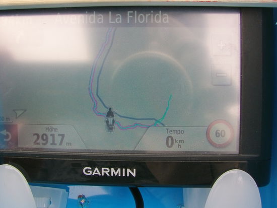 mein Navi zeigt mir knap 3000 Höhenmeter.